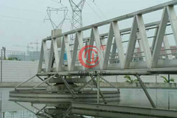 周邊傳動刮泥機